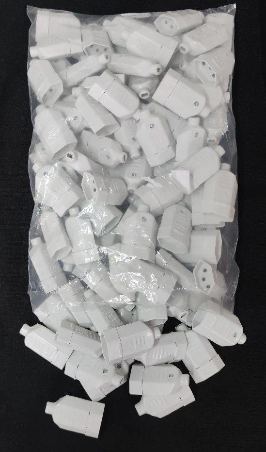 Kit 100 Plug Tomada Fêmea 3P 10A 20A Angular NBR Atacado Revenda